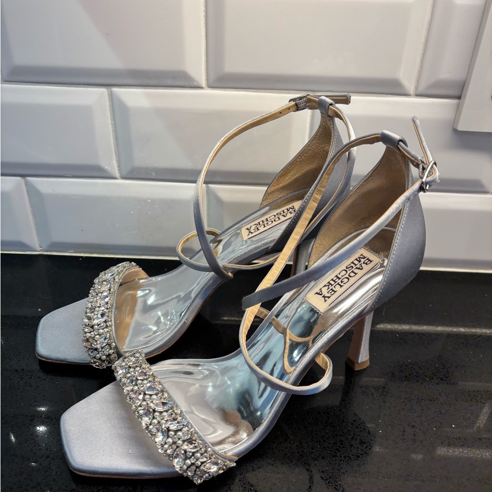 Badgley Mischka Nala Sandals Size 8 Wedding Bride Light Blue Rhinestones $225 - Picture 2 of 9